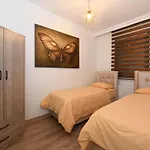 Kardes Apartment