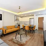 Kardes Apartment